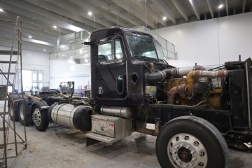 Anderson-Peterbilt-379-Before