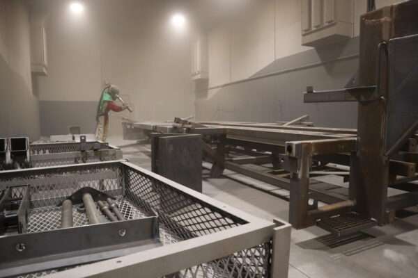 indoor sandblasting steel trailer